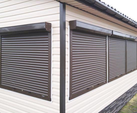 Рольставни на окна в Елизаветинской