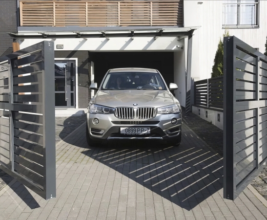 Ворота в Елизаветинской